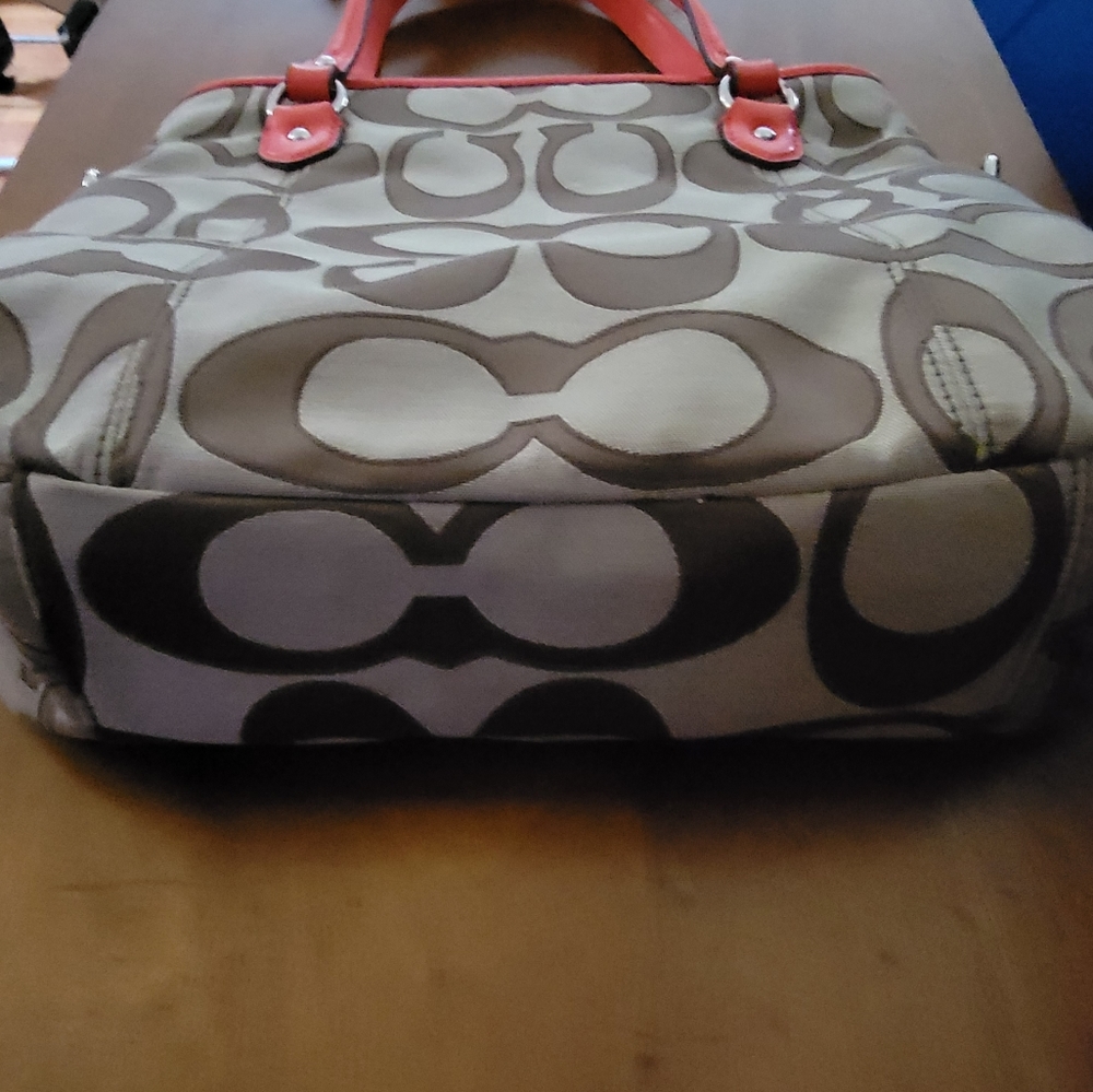 Coach Daisy Outline Signature Mia Crossbody Purse Gem